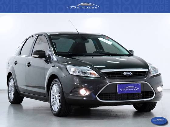 FORD FOCUS 2.0 GLX SEDAN 16V FLEX 4P MANUAL